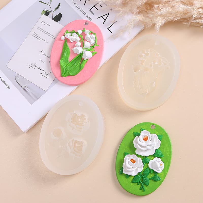 Aromatherapy Rose Flower Plate Silicone Mold Car Diffuser Hanging Ornament Wardrobe Fragrance Card Bellflower Shape Gypsum