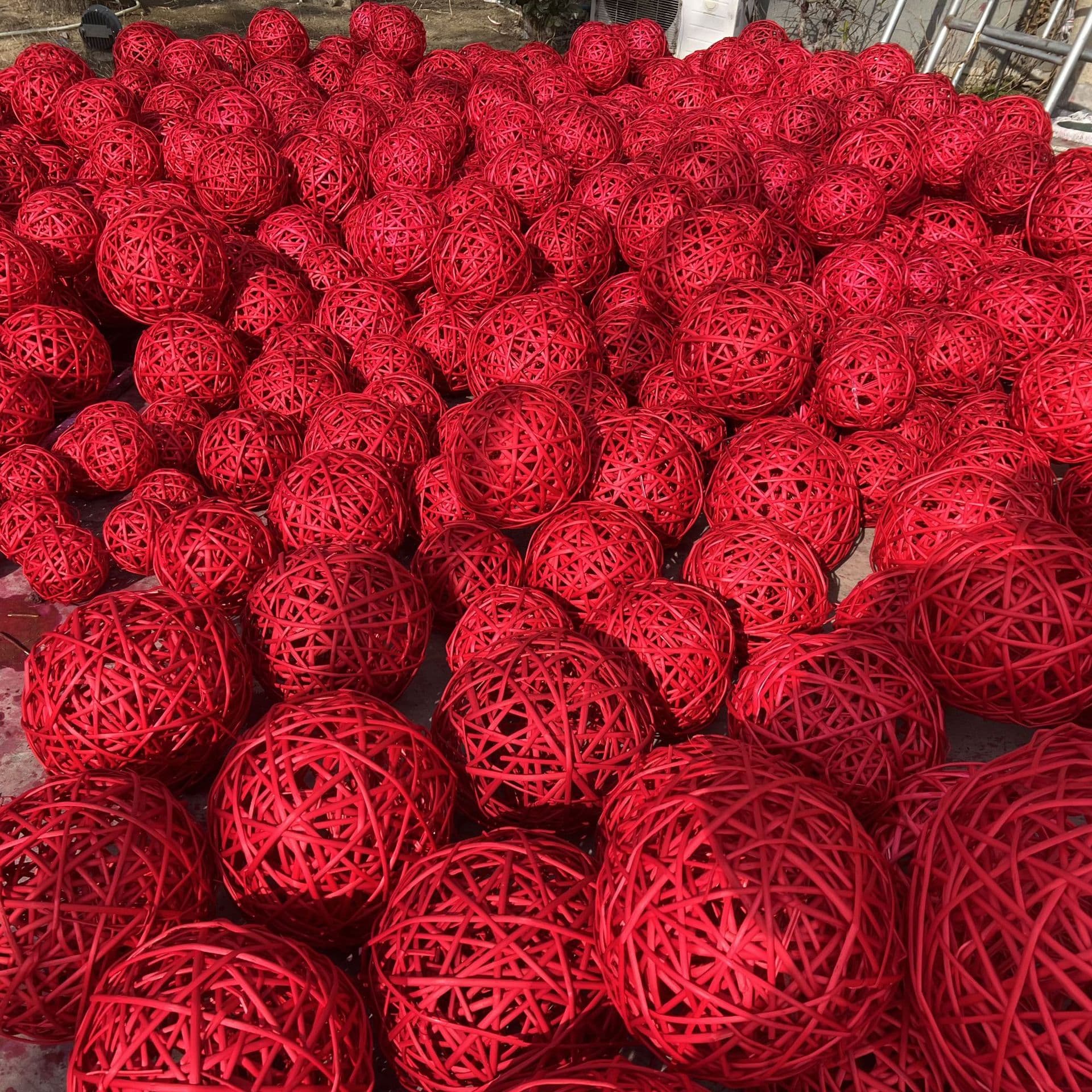 Red rattan ball ceiling decoration, willow ball hanging ornament, display piece for malls, hotels, kindergartens, and street suspensions.