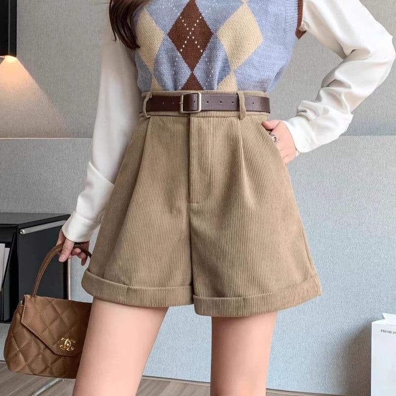 Vintage Elegant Rolled Hem Wide-Leg Corduroy Casual Pants Women 2025 Autumn New Petite Slimming Outerwear Boot Shorts