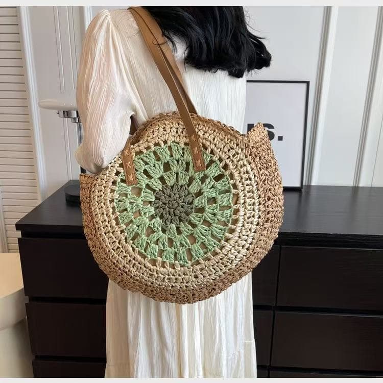 New Versatile Round Straw Woven Bag Large Capacity Tote Bag Vacation Beach Bag Casual Women's Bag