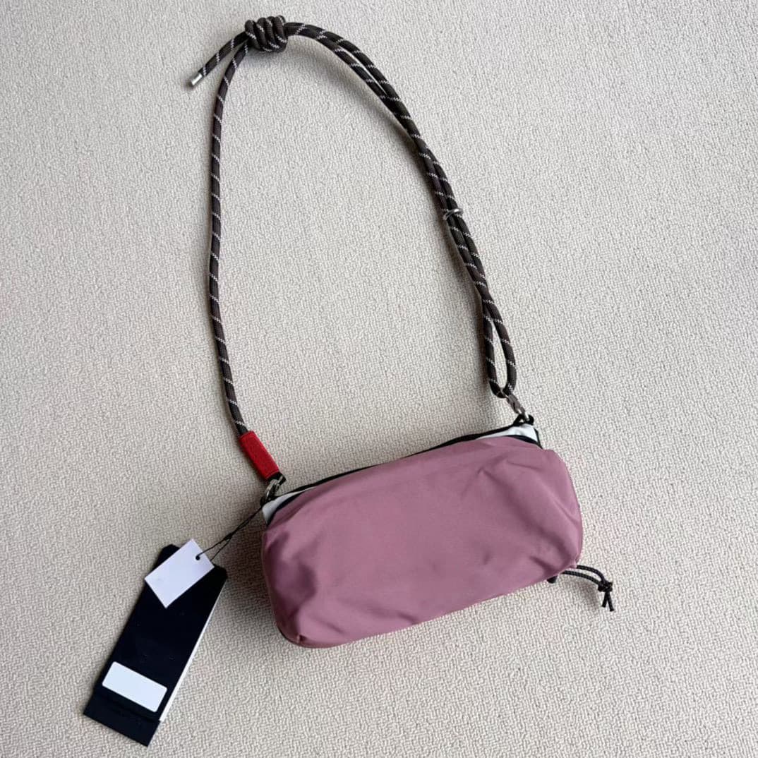 New Collaboration Bottle Bag Water Bottle Crossbody Bag Top Layer Horizontal Simple Compartment Outdoor Cross-border