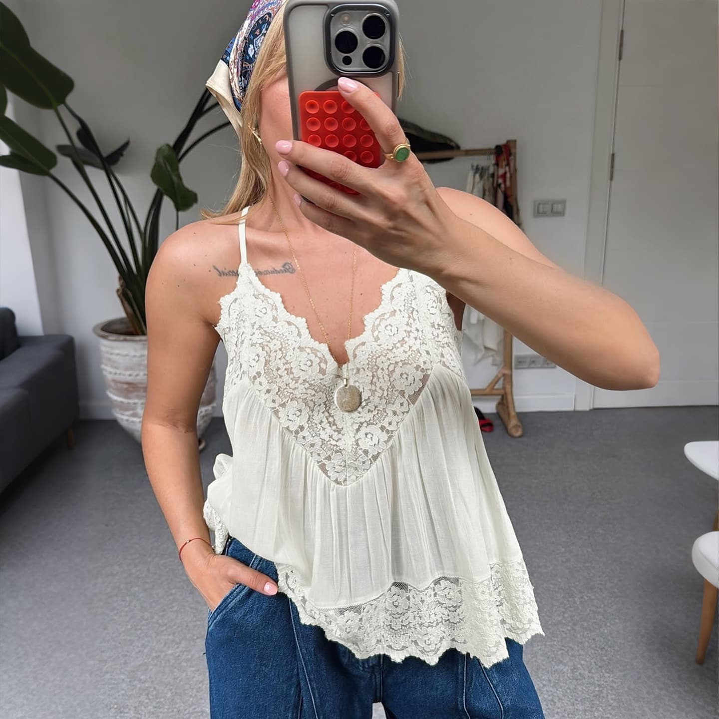 2026 European and American cross-border summer new fashion suspender lace flower design sexy v-neck vest top for women