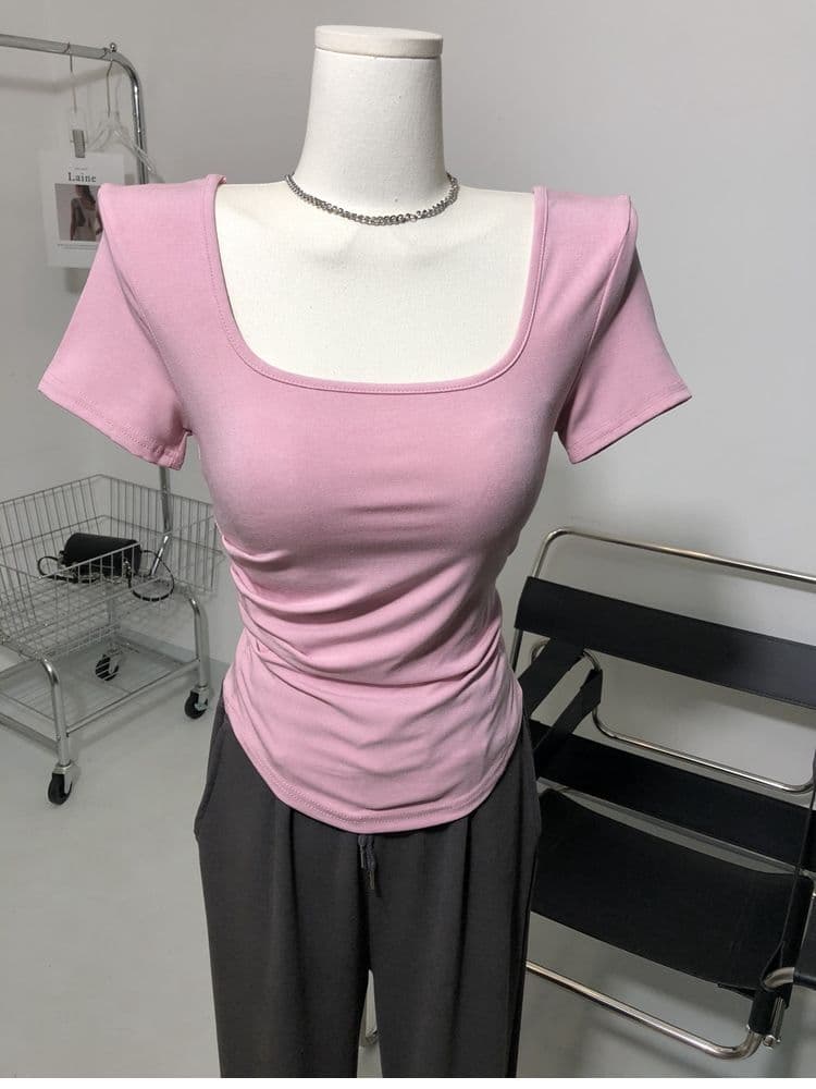 Stay! How to wear it will not get tired of square collar pleated short sleeve T-shirt slim curved hem top summer