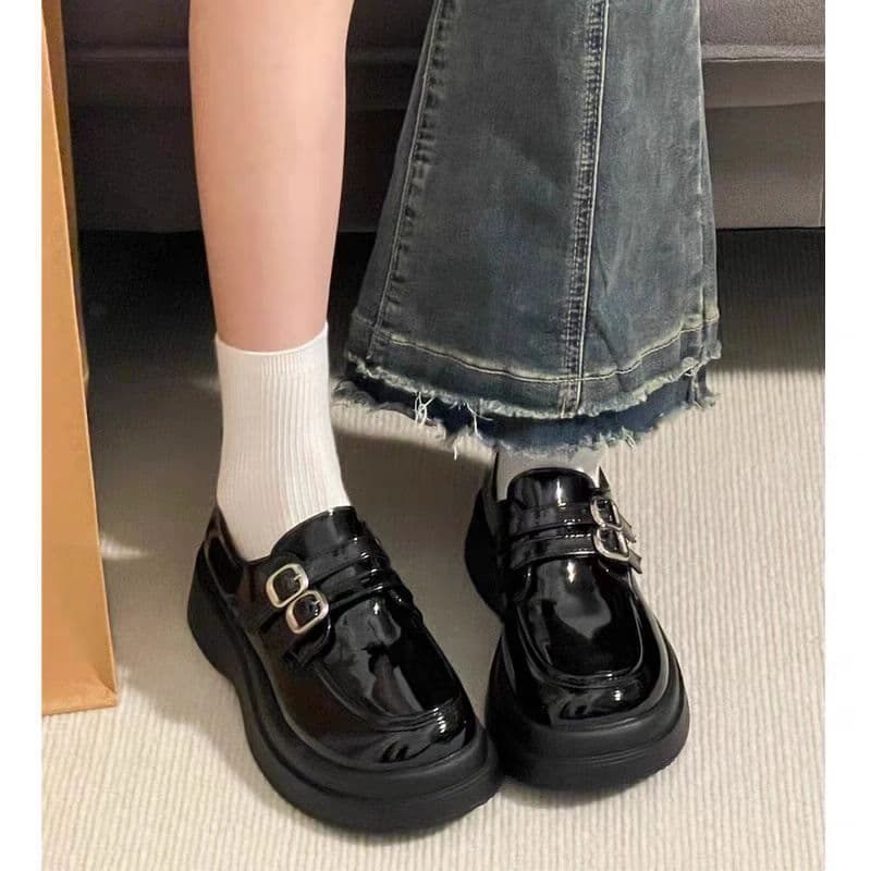 Small leather shoes for women British style 2025 new autumn loafers women's versatile thick-soled loafers black women's shoes