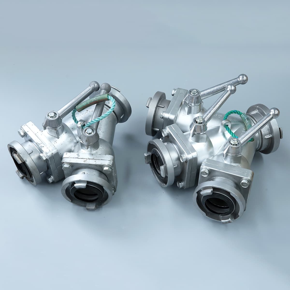 Large Flow Fire Truck Transport Water Distributor Hose Splitter Buckle Quick Connect High Pressure Water Distributor Valve One In Two Out Gate
