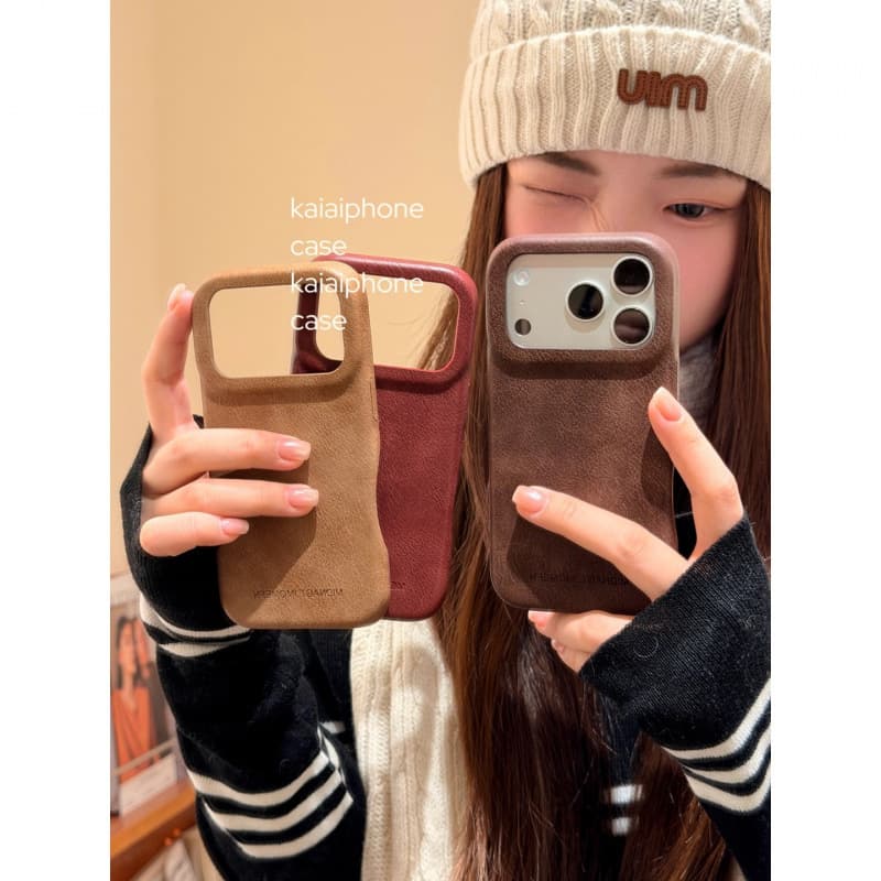 Autumn and winter ins high-end Maillard brown solid color suitable for Apple 17promax mobile phone case iphone16pro new