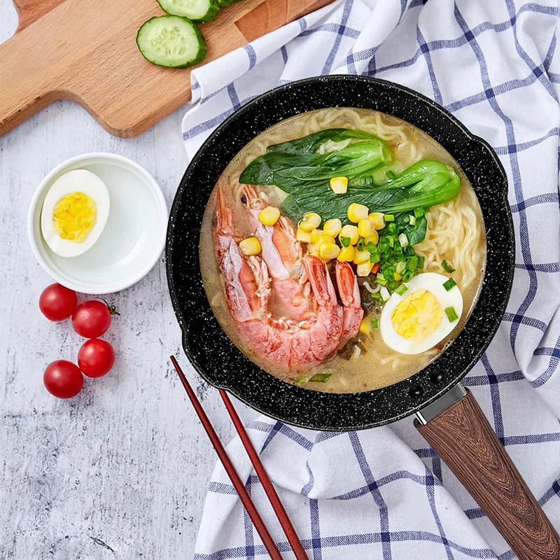 Japanese-style non-stick milk pot made with Maifan stone, a popular cross-border e-commerce product; suitable for baby food preparation, instant noodles, and cooking on both induction cookers.