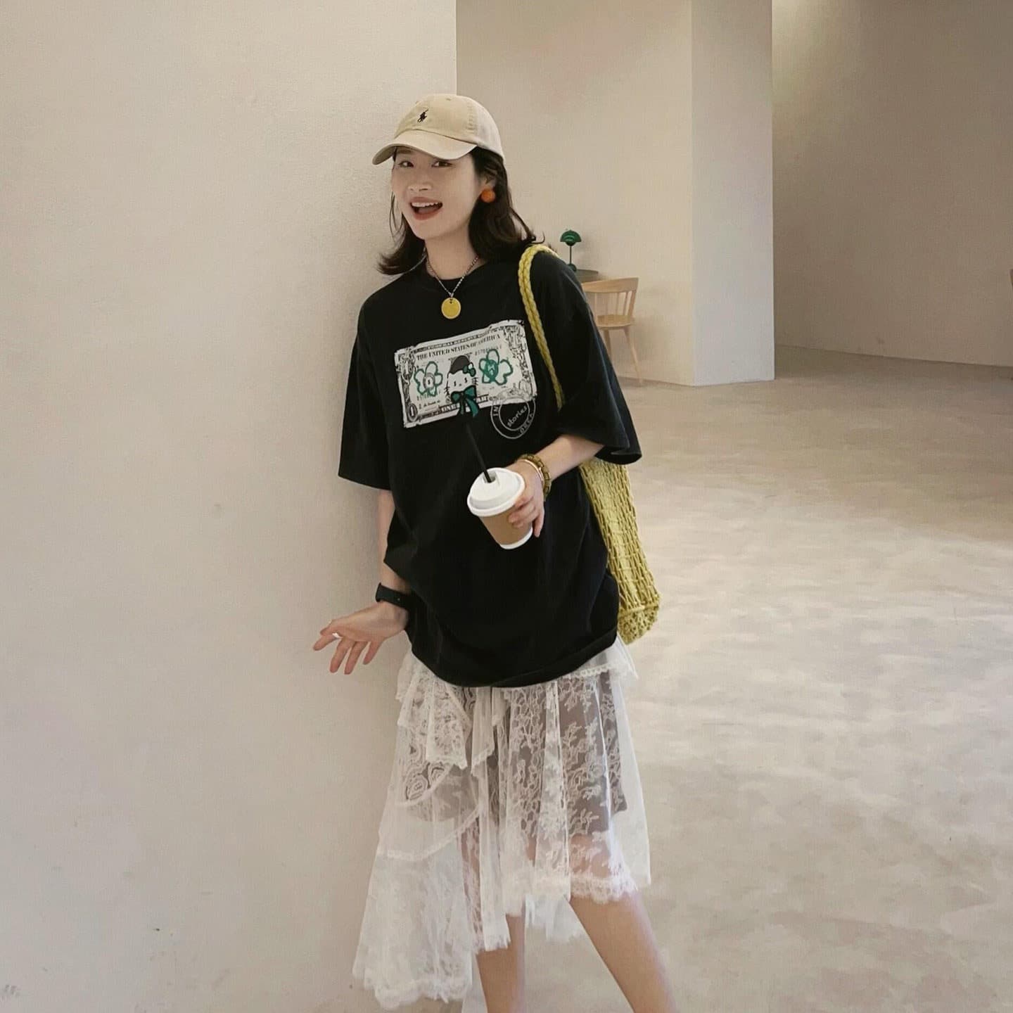High-Quality Pure Cotton 230g Combed Fabric with a Tight Texture, Feels Smooth and Comfortable, Excellent Workmanship (Front Print) Short-Sleeved T-Shirt for Women