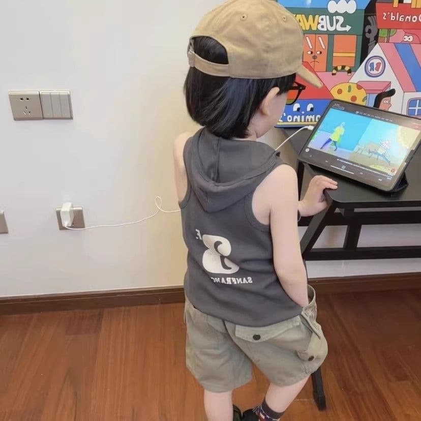 Boys' hooded vest American new style second-hand trendy brand baby boy niche summer children's outer sleeveless top