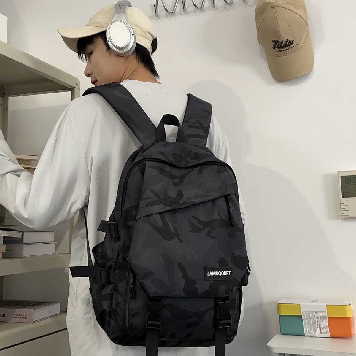 Burden-reducing spine-protecting large-capacity boyfriend and girlfriend backpack student bag school bag
