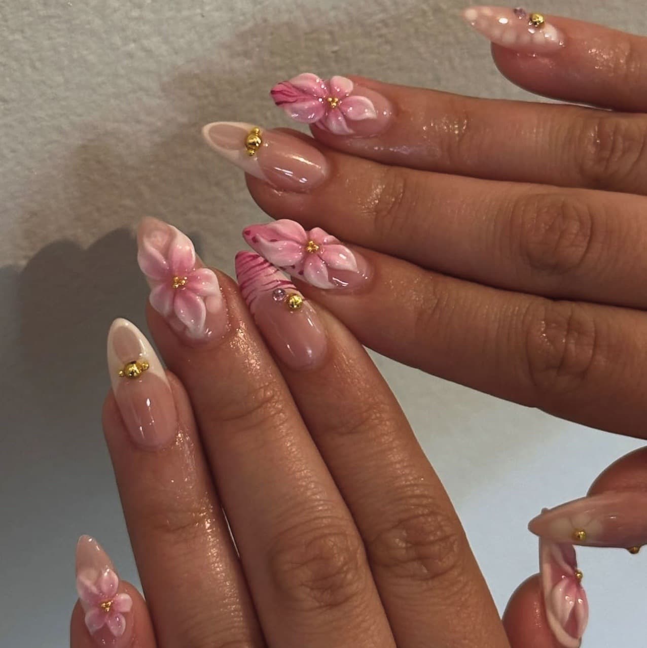 Cross-Border Hot Selling Almond Nails New Craft 3D Pure Sweet Flower Wearable Nails Removable Fake Nails Finished Product Wholesale