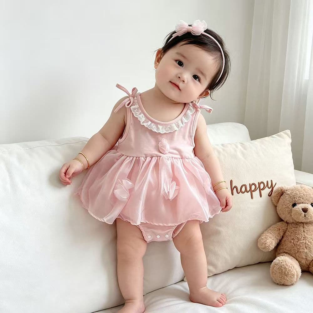 Infant clothes, baby girl's onesie 2026 new summer thin section, small month old bag fart clothes, fashionable going out clothes