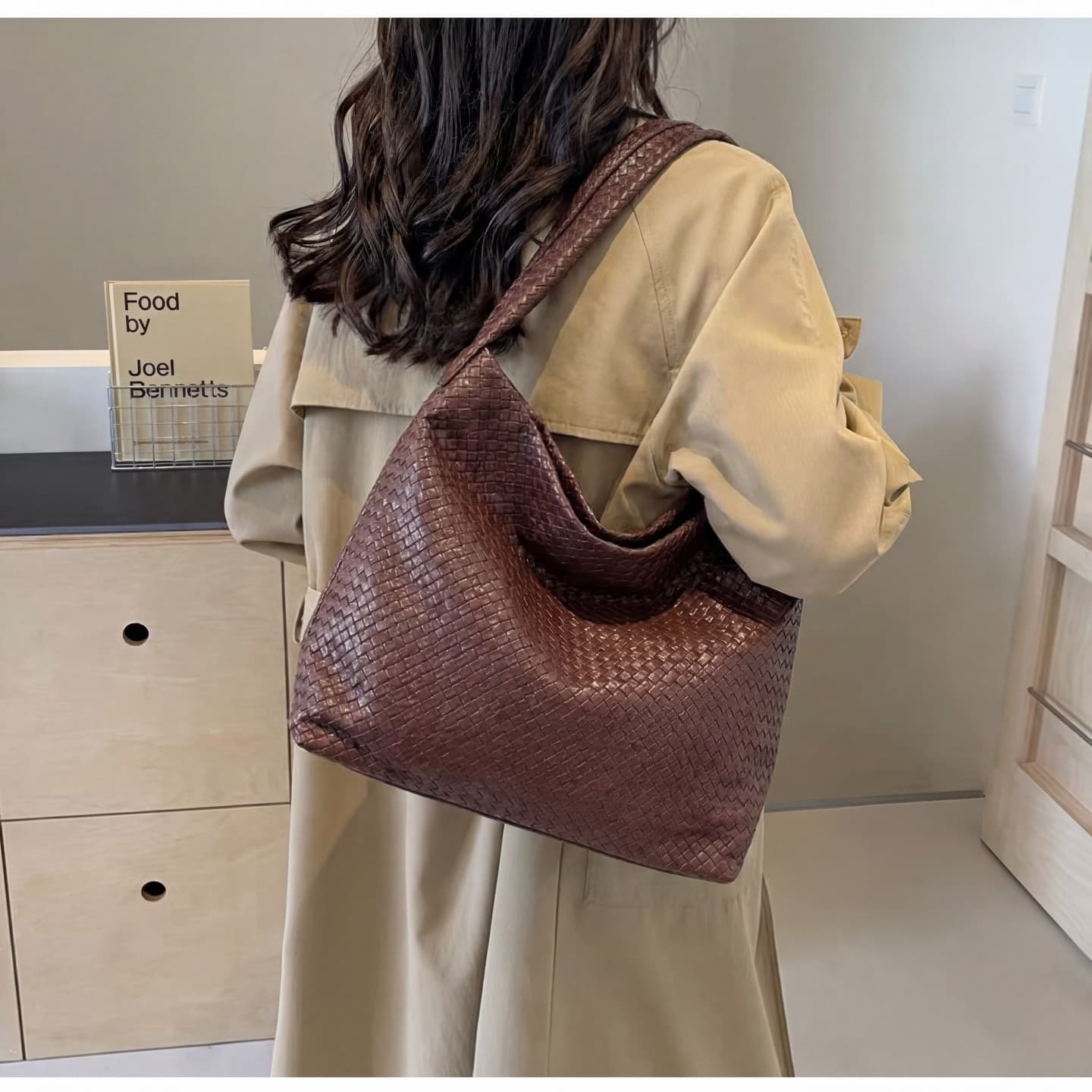 2026 Fashion Trendy Striped Commute Simple Tote Bag Niche Design Underarm Bag Stylish Large Capacity Shoulder Bag