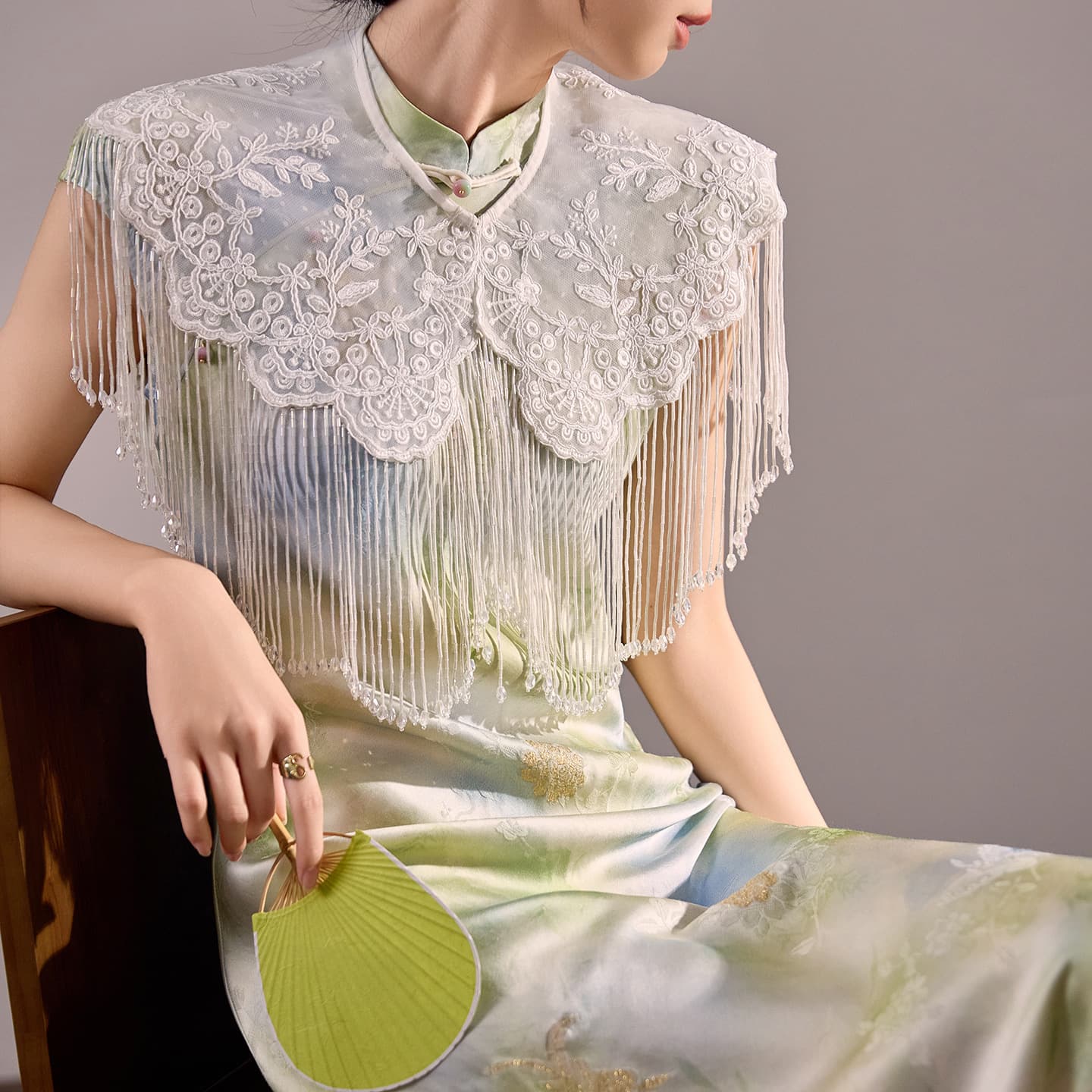 National Style High-end Coiled Embroidery Tassel Outer Cape Cloud Collar Women's New Chinese Style Temperament Heavy Work Versatile Shawl Jacket N4092