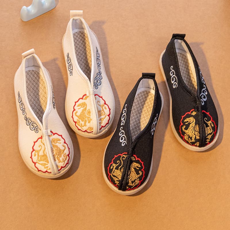 Boys Hanfu Shoes Ancient Costume Children Embroidered Shoes Ethnic Ancient Style Tang Dynasty Kids Shoes Handmade Chinese Old Beijing Cloth Shoes