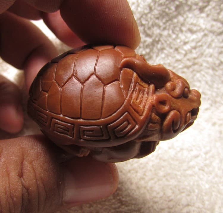 Indonesian Olive Pit Single Seed Single Pit Dragon Turtle Old Oil Pit Carved Olive Pit Bracelet Men's Cultural Play Phone Chain Pendant