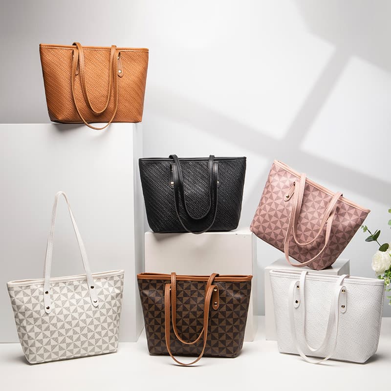 2026 New Trendy Fashion Triangle Print Tote Bag Large Weave Embossed Large-Capacity Zipper Handbag Wholesale