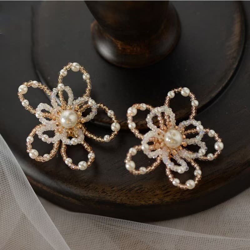 DIY jewelry accessories, antique style, double-layered imitation pearl and crystal flower hand-woven beaded fashion hair accessories and earrings.
