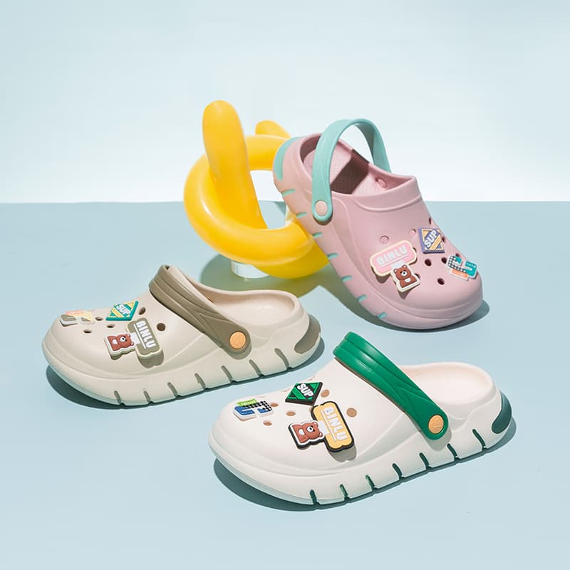 Summer Women's and Men's Clog Sandals, Thick-Soled Non-Slip Beach Shoes, Cartoon Casual Slippers, Wholesale