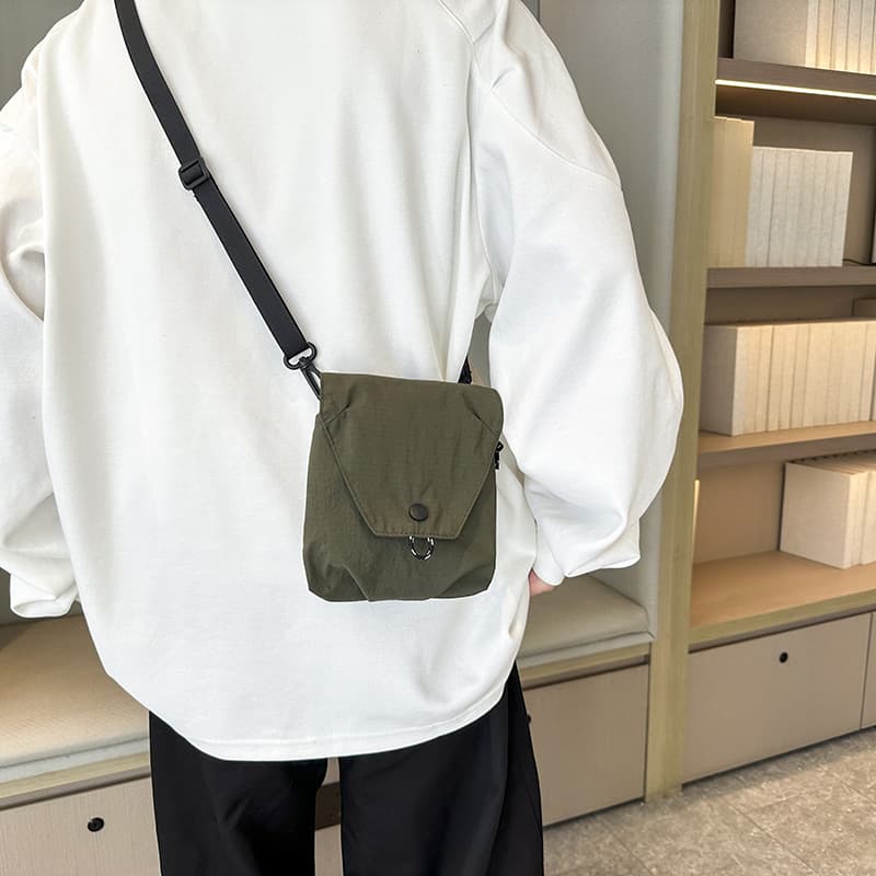 New Crossbody Phone Bag Nylon Mini Shoulder Bag Lightweight Travel Coin Purse Accessory Bag for Men and Women