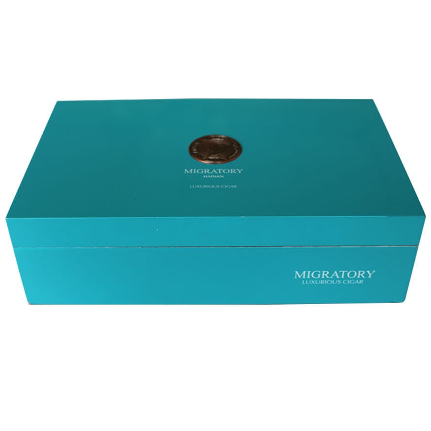 Custom glossy lacquered cigar box, cedar wood humidor, solid wood box, cigar collection and storage gift box, souvenir box