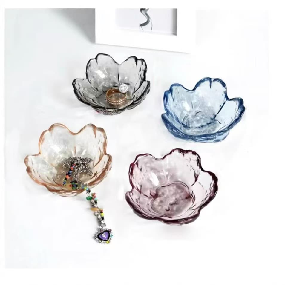 Japanese Glass Cherry Blossom Plate Creative Pink Petal Plate Small Home Dipping Sauce Dish Seasoning Dish Glass Tableware Wholesale