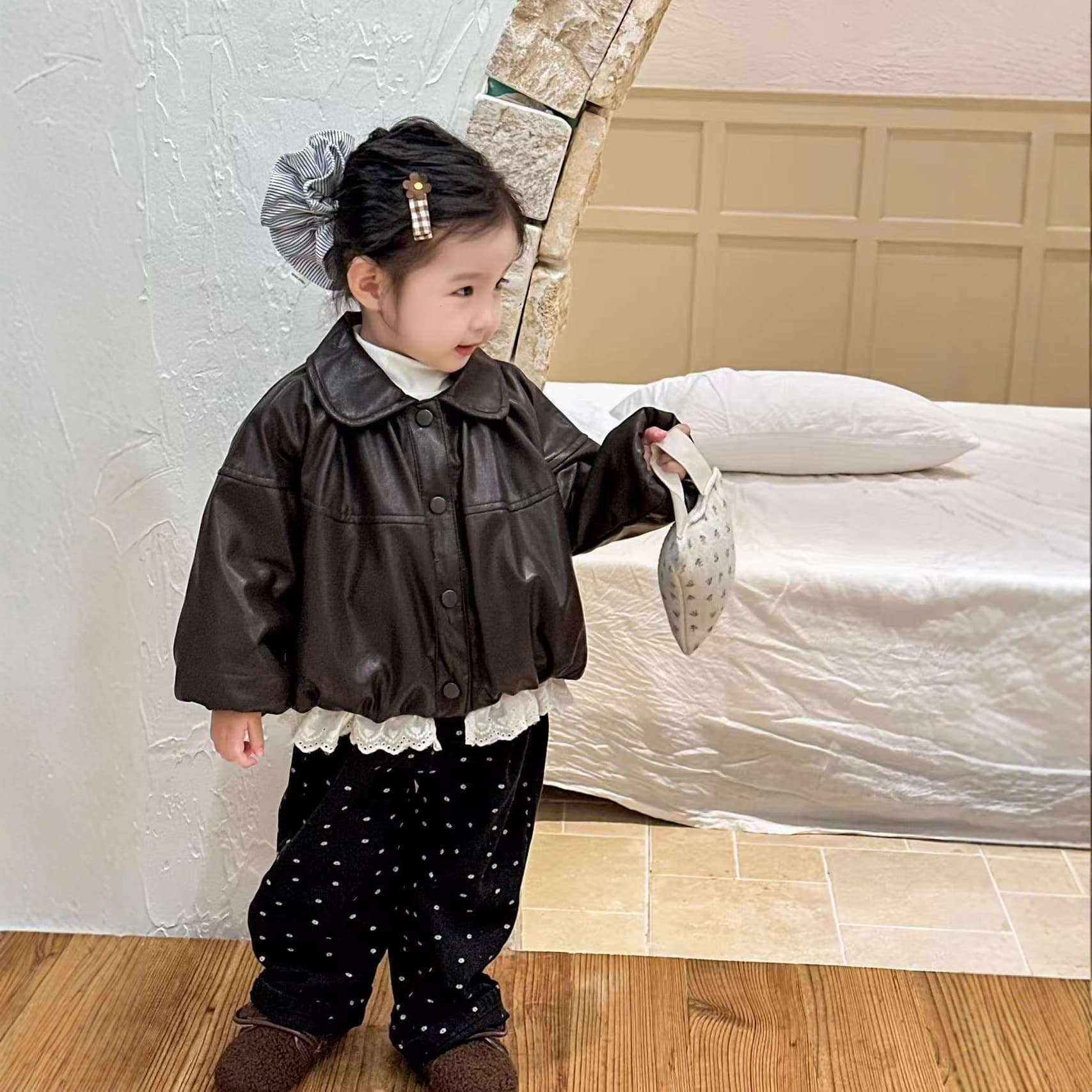 2025 New Arrival: Girls' Fleece-Lined Leather Jacket, Stylish Winter Outerwear, Thick Leather Jacket for Children, Export Trendy