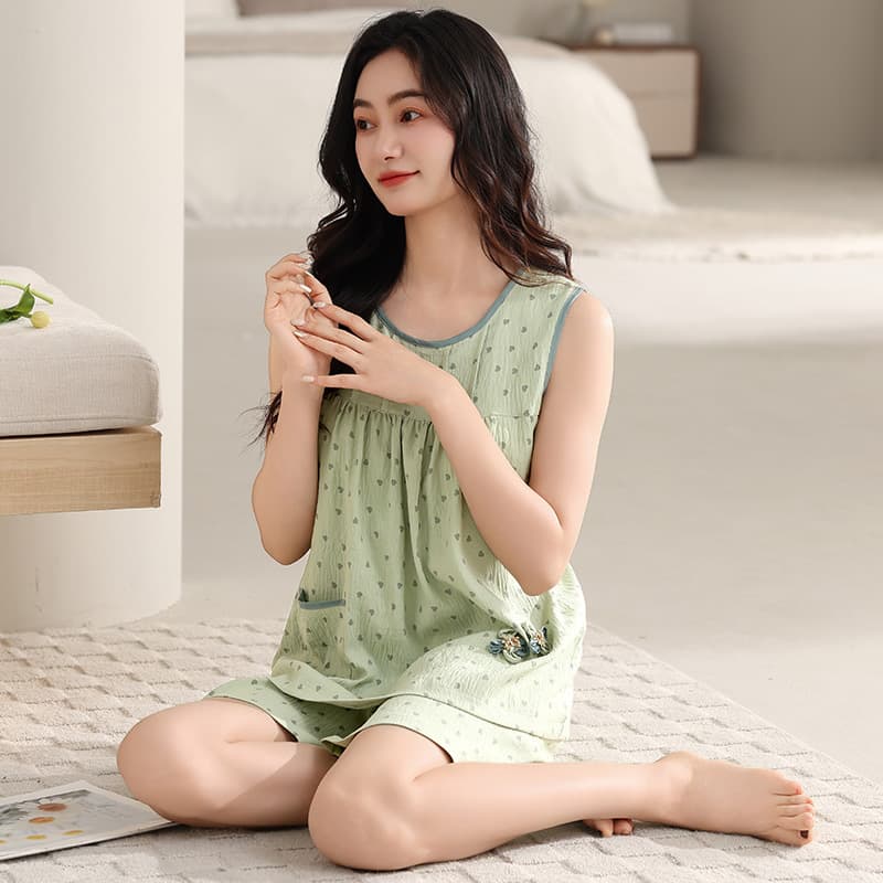 Women's Summer Sleeveless Vest and Shorts Set 2025 New Style, Mom-Friendly Outfit