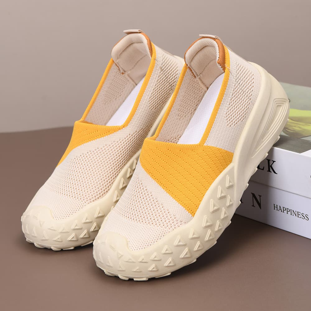 Women's Summer New Old Beijing Cloth Shoes Thick Sole Hollow Breathable Mother Shoes Slip-On Soft Sole Casual Flat Shoes