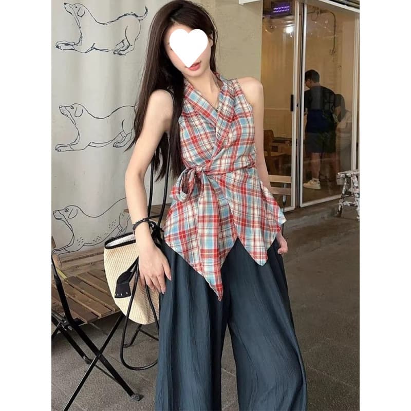 French chic retro plaid off-shoulder halter top for women summer design niche pinch waist top with high-end trend