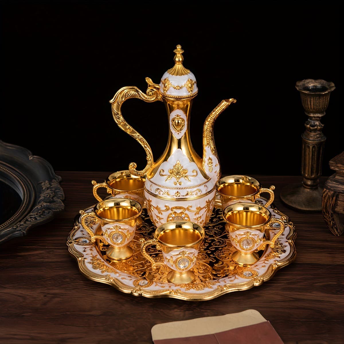 Fashionable European and American style galvanized alloy wine set for hotels and restaurants, simple style gold wine set inlaid with crystals