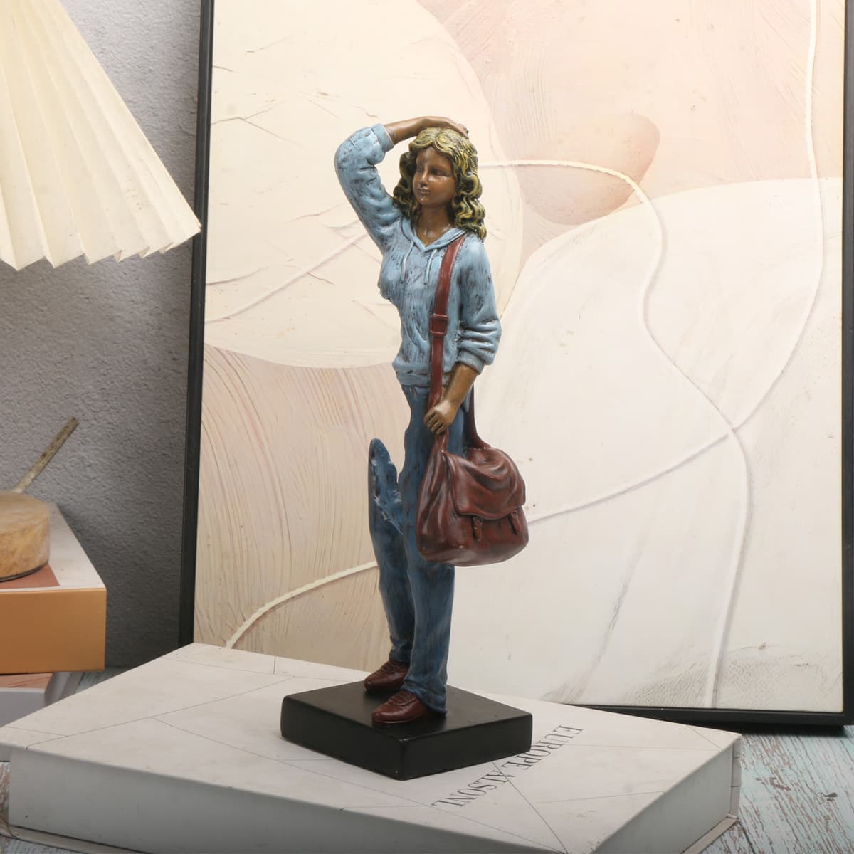 Factory direct supply of cross-border character silhouettes, modern resin art character ornaments, living room, entrance, TV cabinet, home decoration