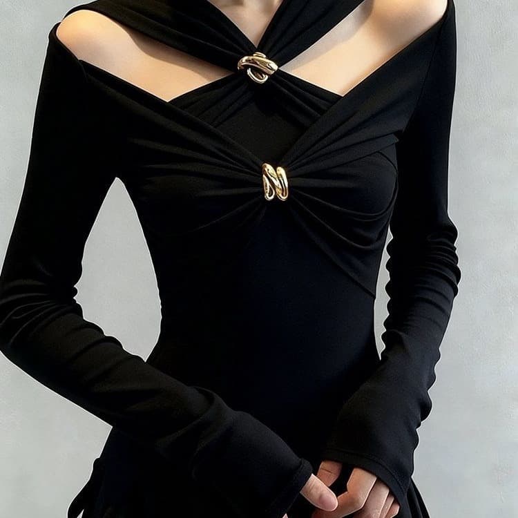 French Style Black Hollow-Out Off-Shoulder Long-Sleeve Top for Women, New Autumn/Winter Mature Trendy Slim Fit Base Layer
