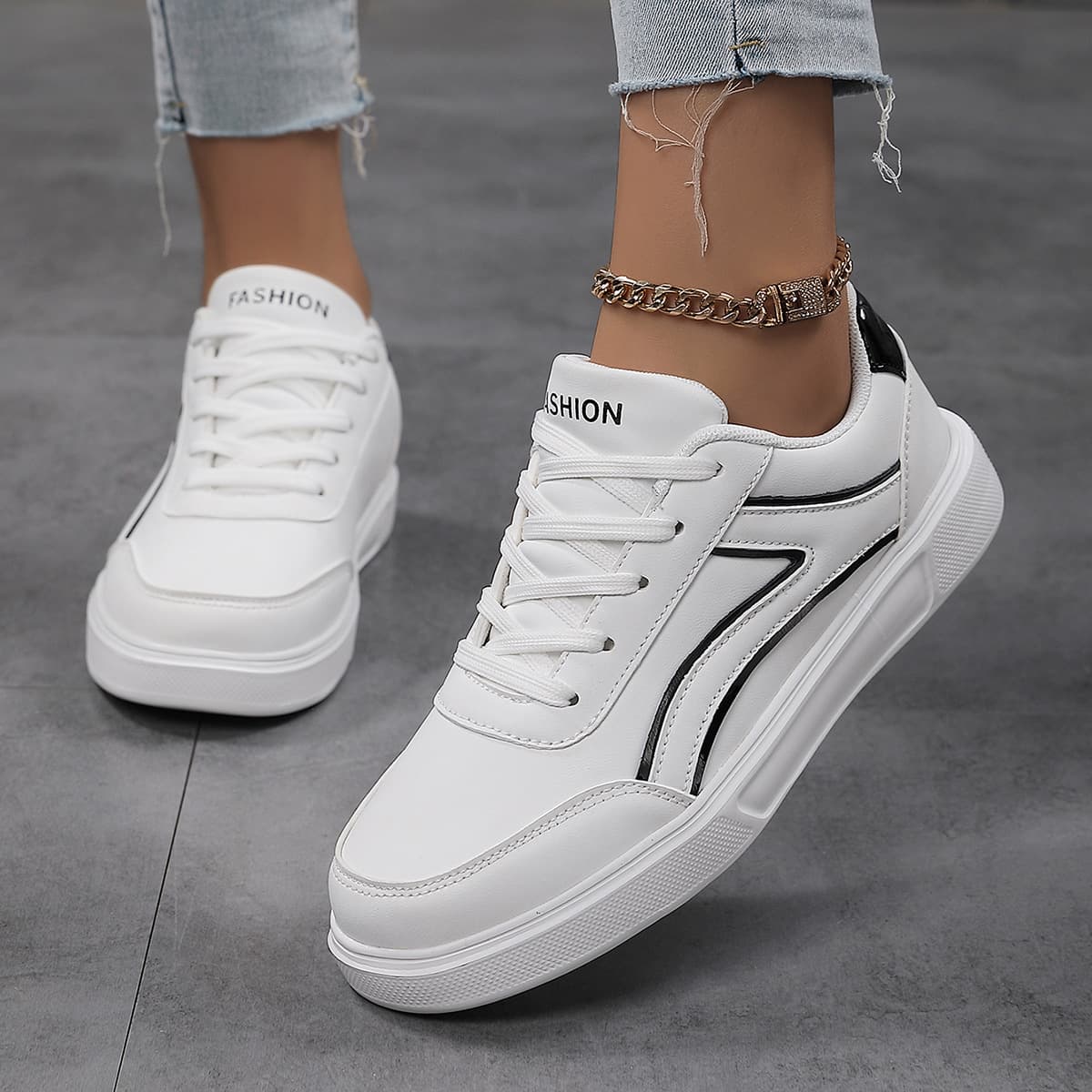 White sneakers, cross-border plus-size sneakers for women, easy to match, breathable, lightweight, casual sports shoes, athletic shoes for high school students.