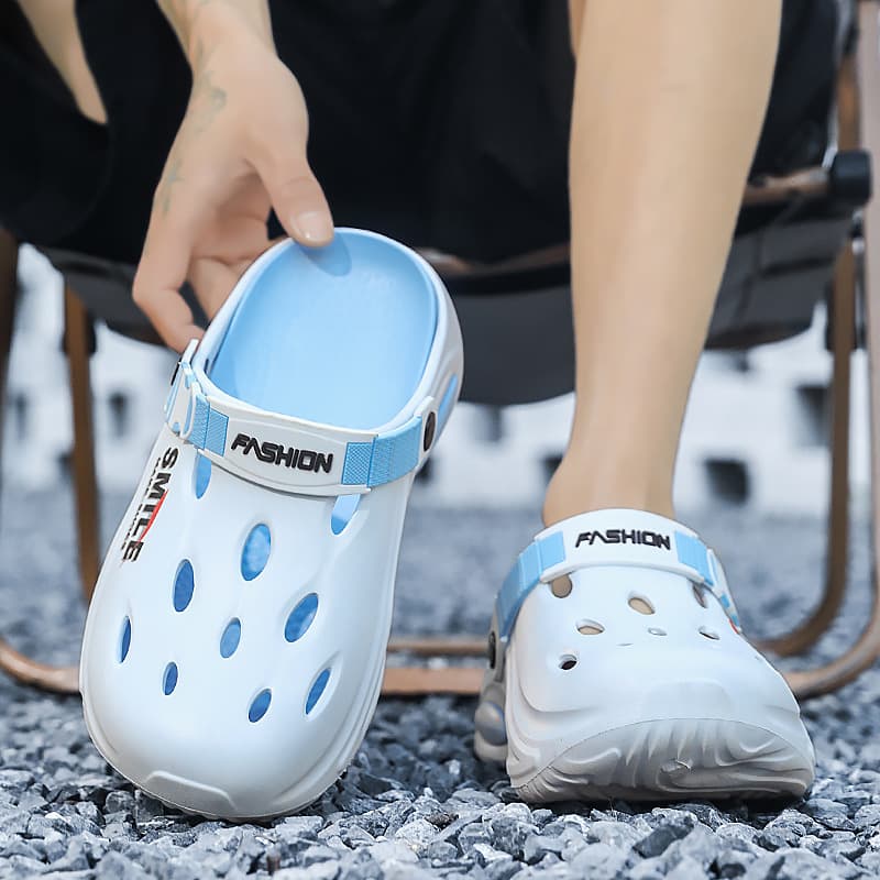 Cross-border Croc-style Men's Summer Slippers with Cloud-like Comfort, Closed-toe Two-way Wear for Teens Driving Sandals