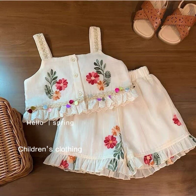 Tian Xiaosi's new little girl fashionable shorts two-piece set summer baby girl fashion internet celebrity embroidered suspender set
