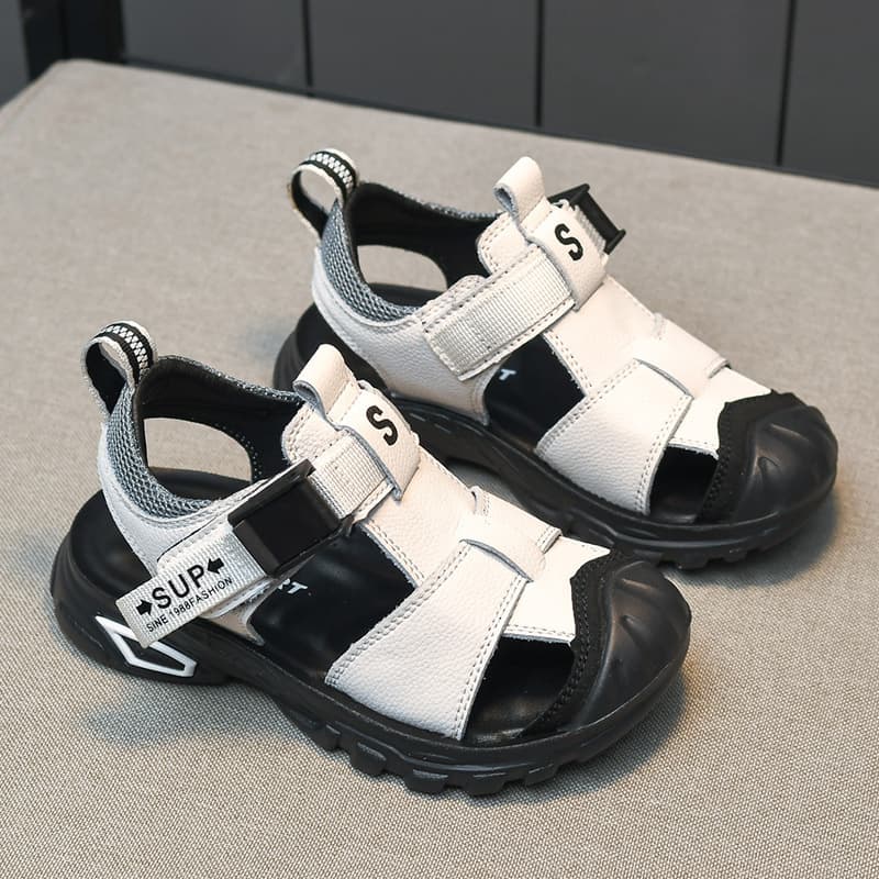 Boys' Sandals 2025 Summer New Style, Soft Sole, Toe-Covered Beach Shoes for Kids, Trendy