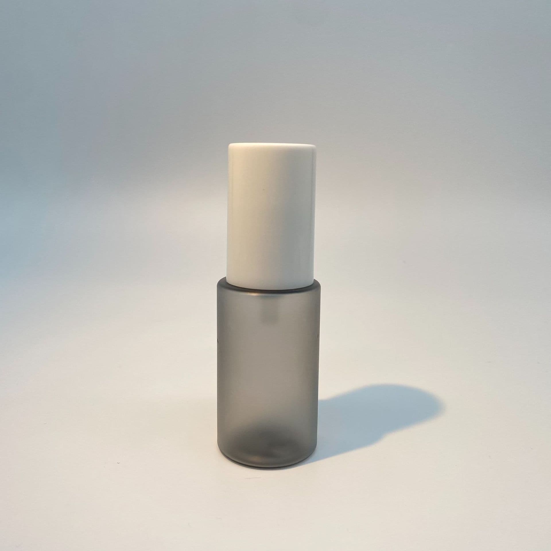Wholesale supply of plastic perfume nozzles, cosmetic spray nozzles, external 20 tooth white CD PP solid white half mask