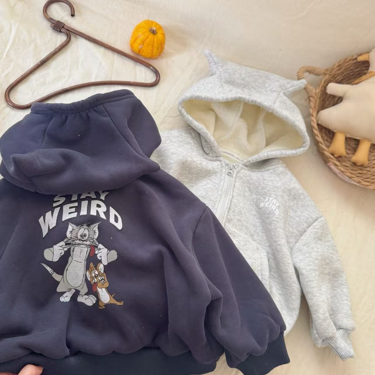 2025 Winter New Boys Cartoon Hooded Fleece Sweatshirt Korean Style Cat and Mouse Pullover for Baby Boys