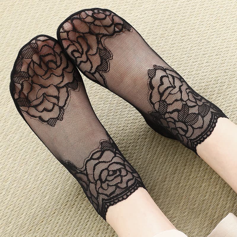Women's Spring and Summer Thin Breathable Lace Socks, Mid-Calf Mesh Short Socks, Trendy Net Red Socks, Lace Boat Socks