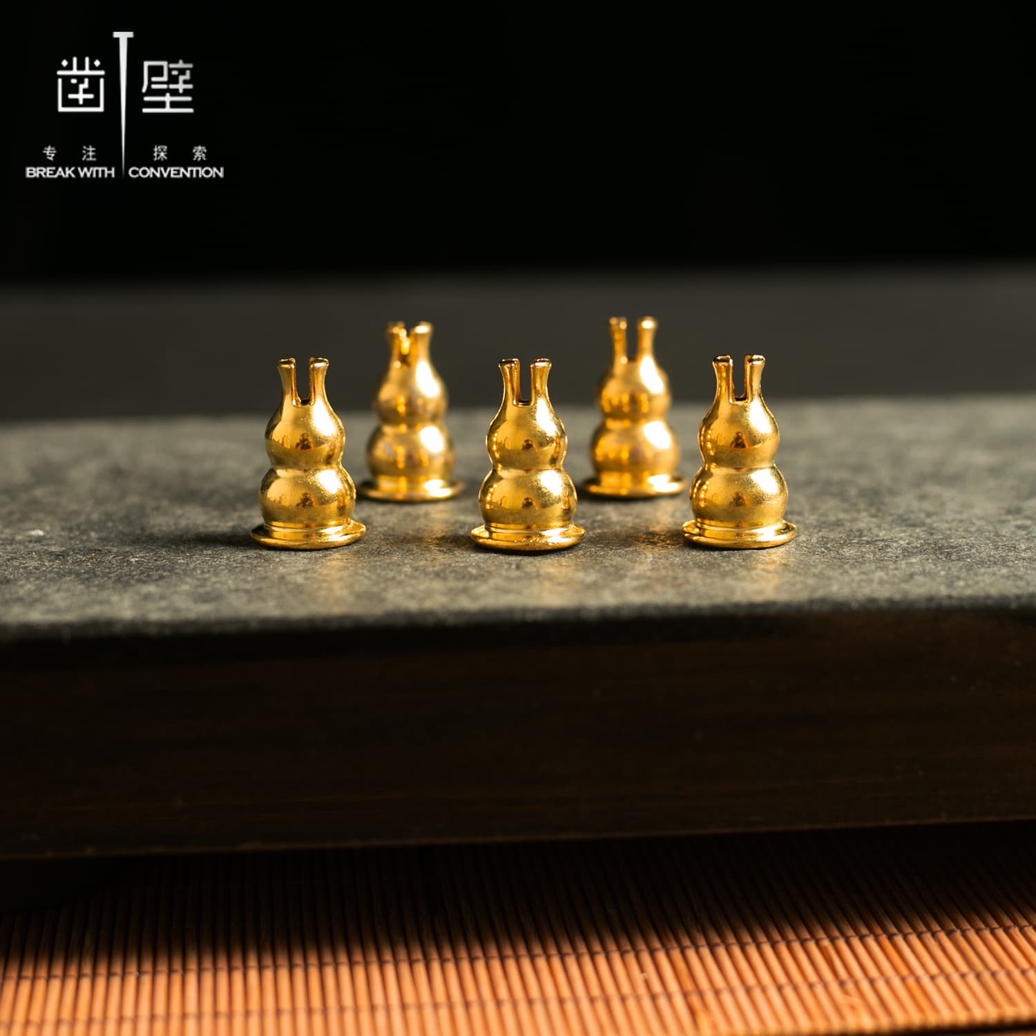 Small Gourd Zinc Alloy Incense Stand and Holder, Universal for Stick and Coil Incense, Aromatherapy and Buddhist Tool Base