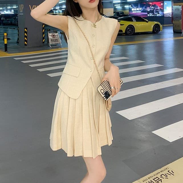 Chanel-Style Skirt Set for Women: Summer Korean Lead Look, Exquisite Vest + Pleated Skirt Complete Ensemble