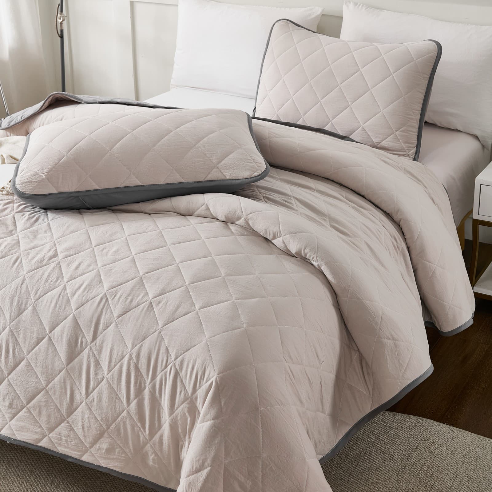 2/3-Piece Beige Gray with Light Gray Bed Cover Set, Simple Fashion Style, One Bed Cover Plus One/Two Pillowcases