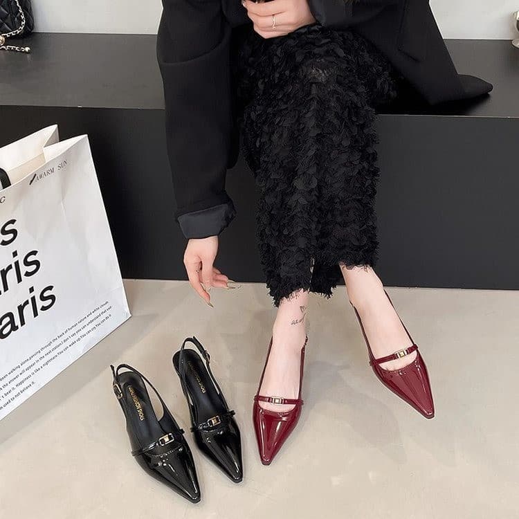2025 New Winter Style Closed-Toe Back Hollow Single-Strap Buckle French High Heels for Outer Wear, Versatile and Elegant High-Heeled Shoes