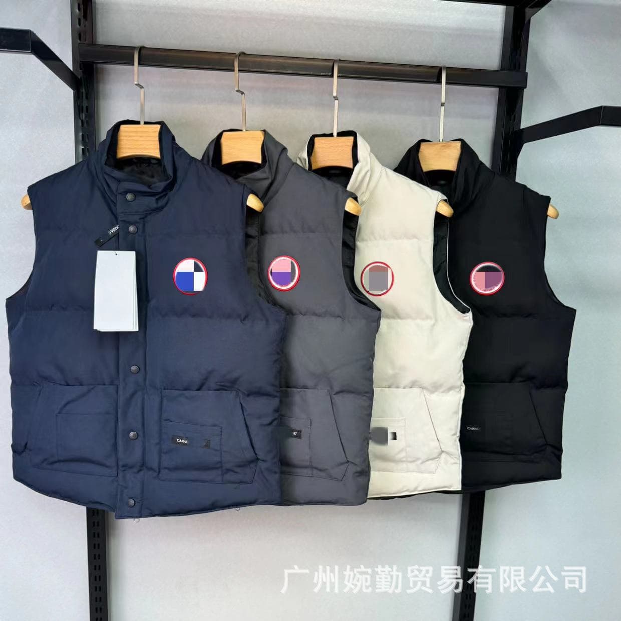 Cross-border down vest, winter new arrival, ready stock, cotton-filled, thickened, export quality, wholesale available.