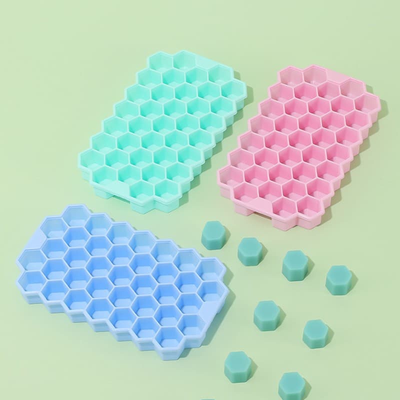 Summer Ice Cube Tray Wholesale Honeycomb Ice Cube Mold with Lid Beehive Ice Cube Tray Easy Release Food Grade Silicone Mold
