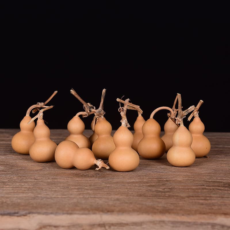 Natural hand-twisted small gourds, premium aged trinkets for play, stall medium and large gourd crafts wholesale