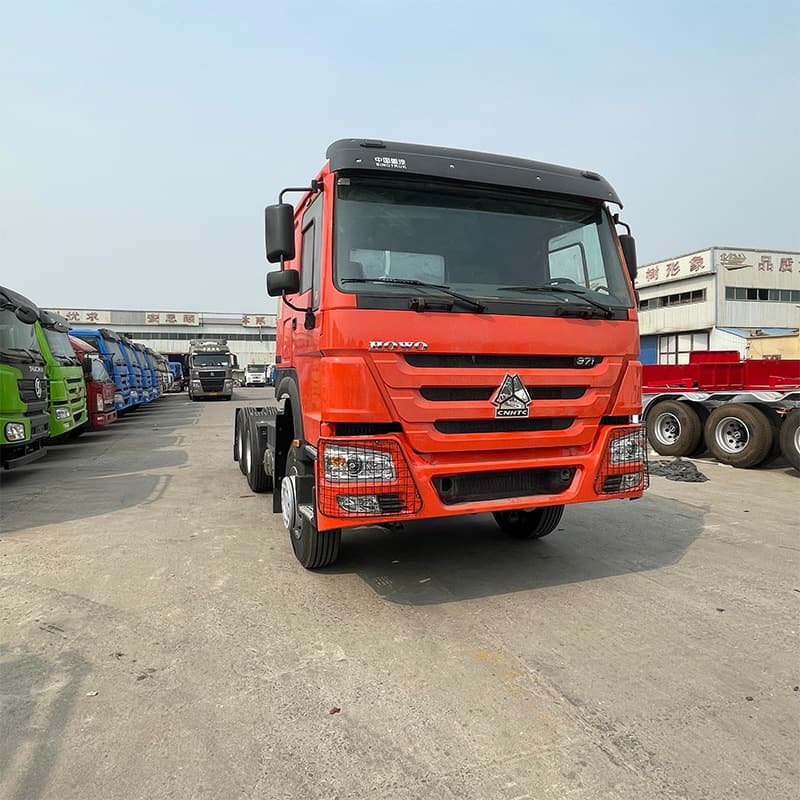 Sinotruk HOWO 6*4 tractor head for sale, dual-axle semi-trailer head, 380 HP freight truck head