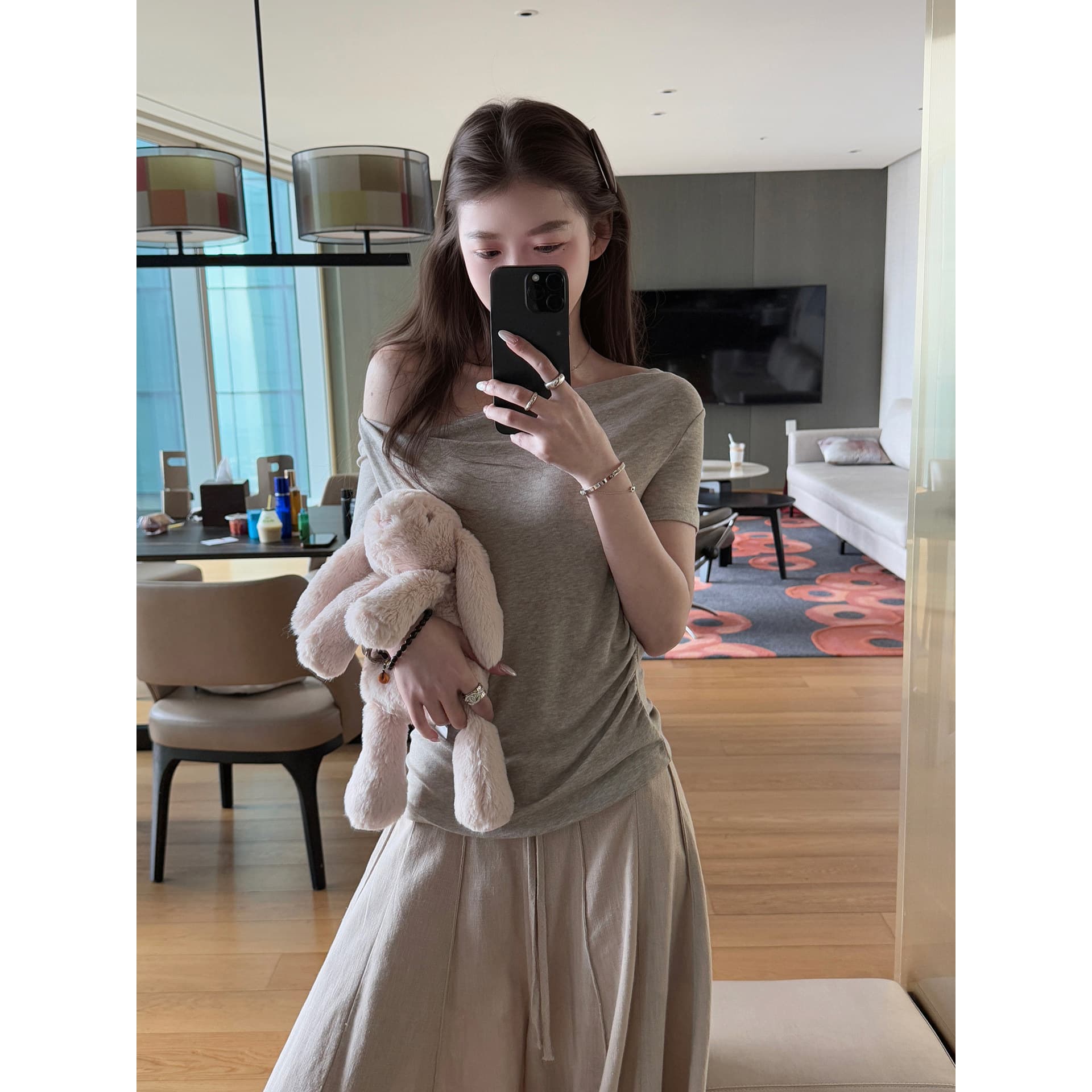 5117# Here yaya shop Oat Milk Tablet Gentle Feel Tencel Multiple Ways to Wear Slim High Elastic Soft T