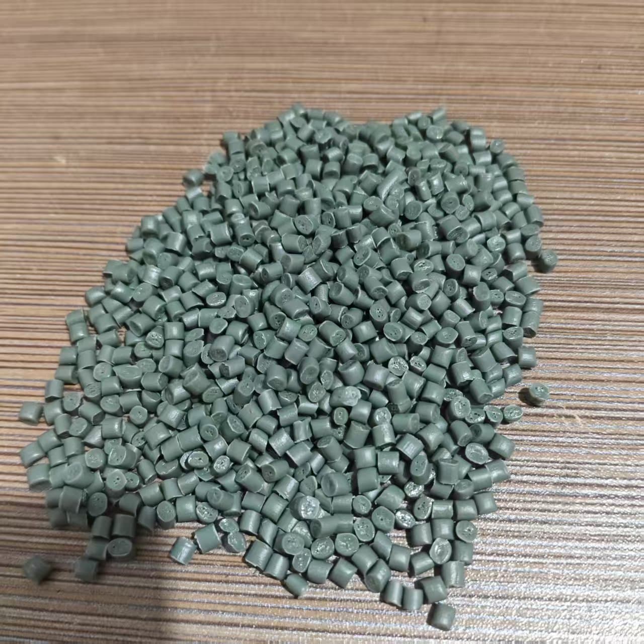 PE Recycled Pellets, Low-Pressure Recycled HDPE for Hollow Blow Molding, Stable Supply